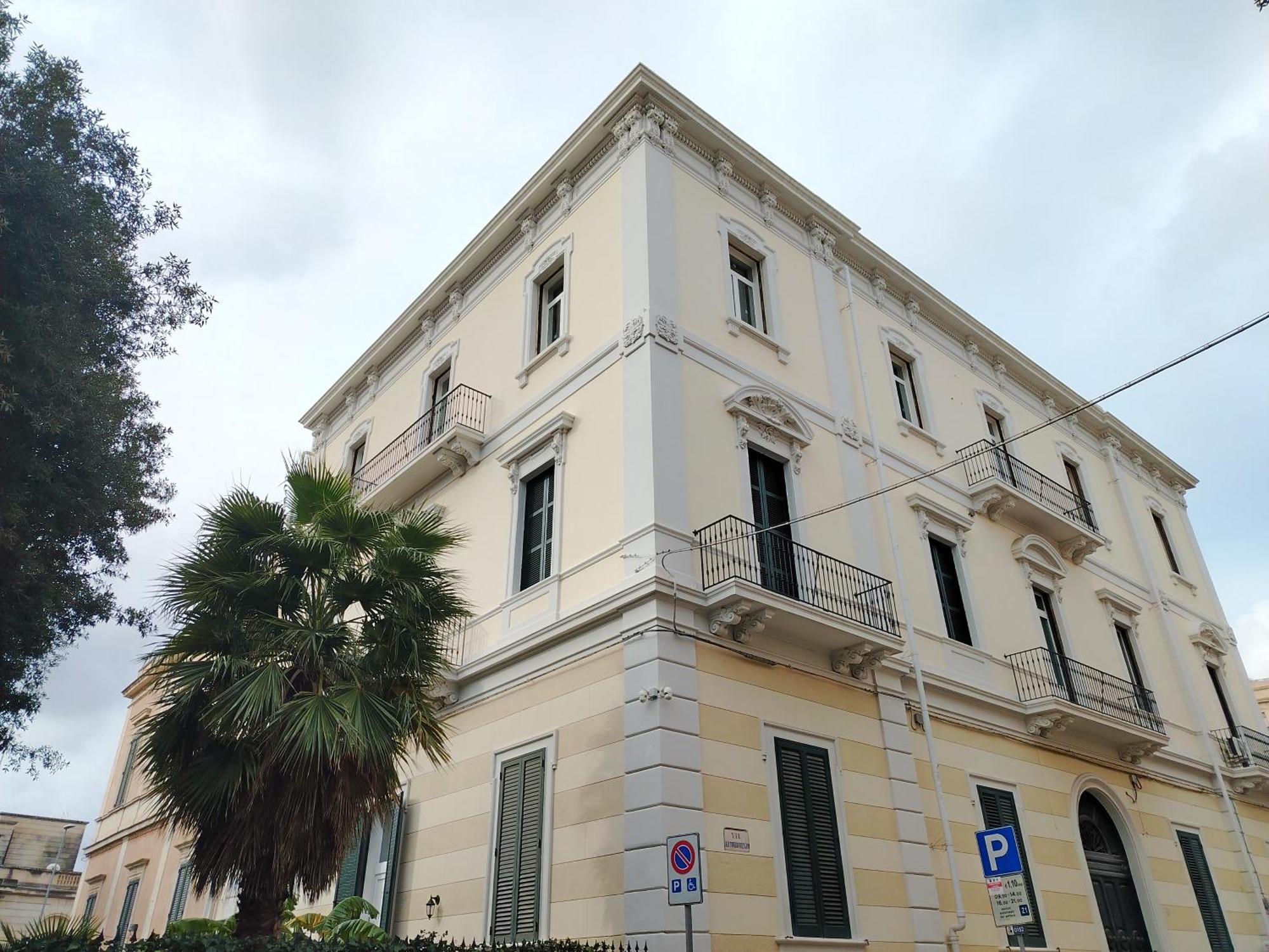 Palazzo Castellano Bed & Breakfast Lecce Exterior photo